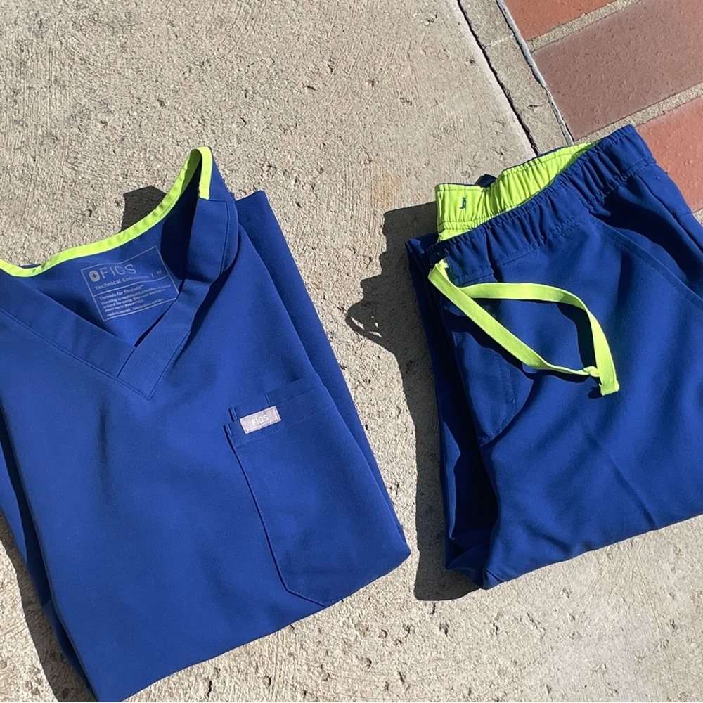 Figs scrubs